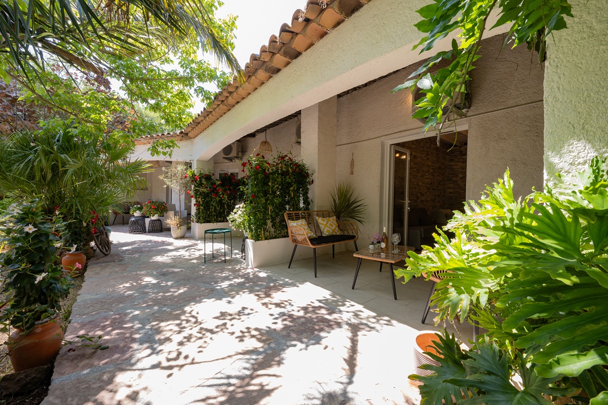 La Ferme Saint-Antoine-Gassin - Locations Grangier - Terrasses La Ferme Saint-Antoine-Gassin - Locations Grangier - Terrasses